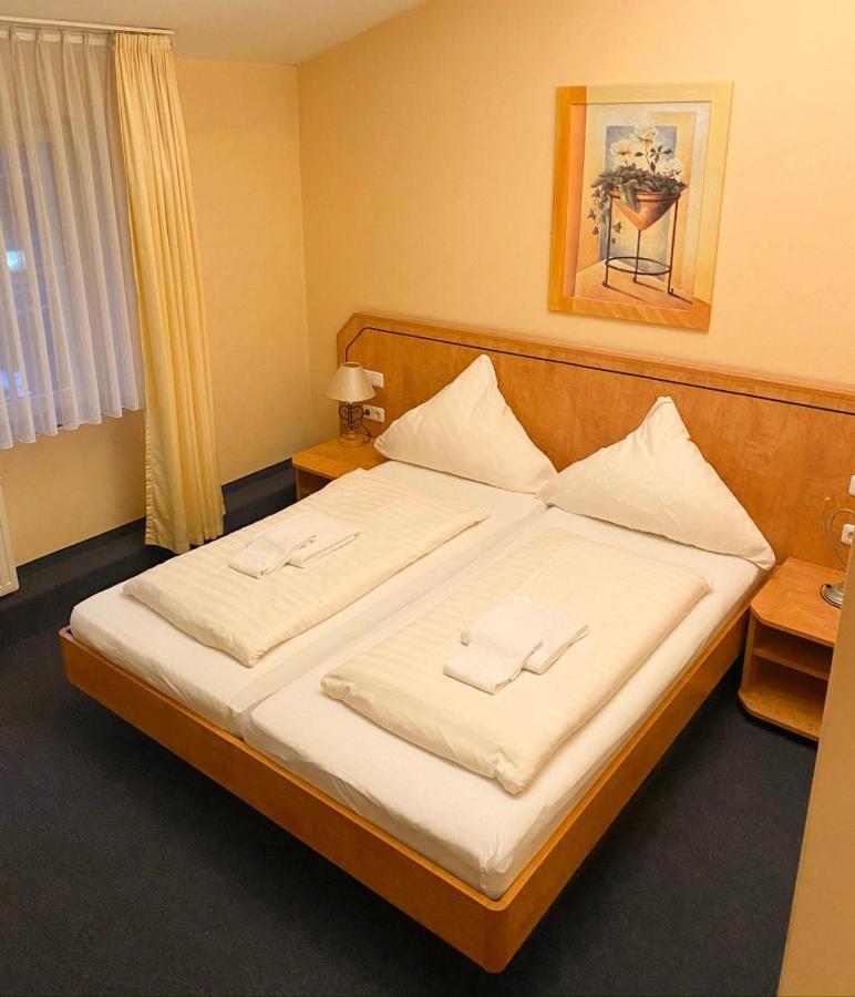 Hotel Friedenseiche ノイキルヒェン・フイン エクステリア 写真