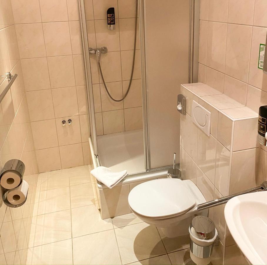 Hotel Friedenseiche ノイキルヒェン・フイン エクステリア 写真
