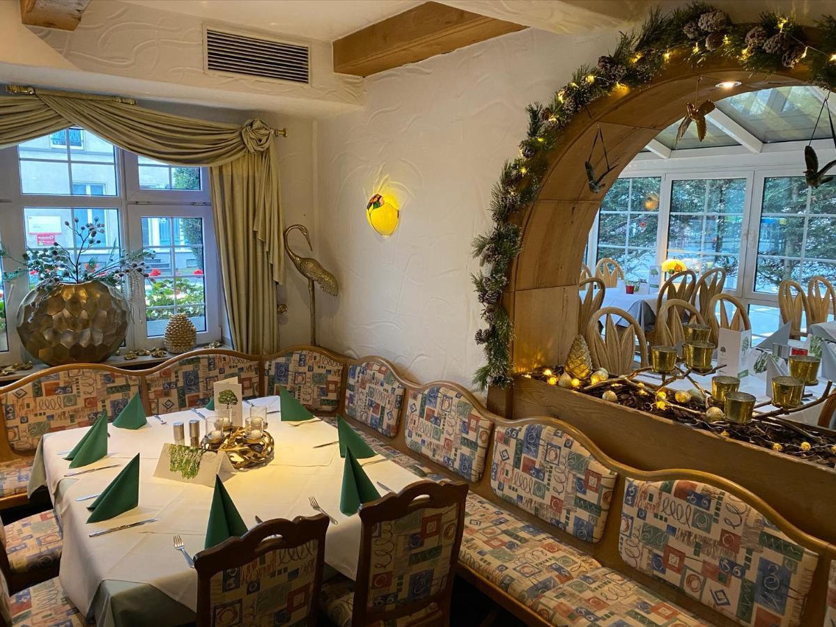 Hotel Friedenseiche ノイキルヒェン・フイン エクステリア 写真